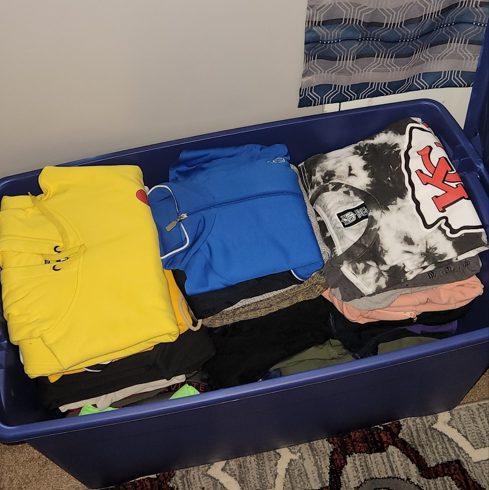 XL WINTER CLOTHES LOT